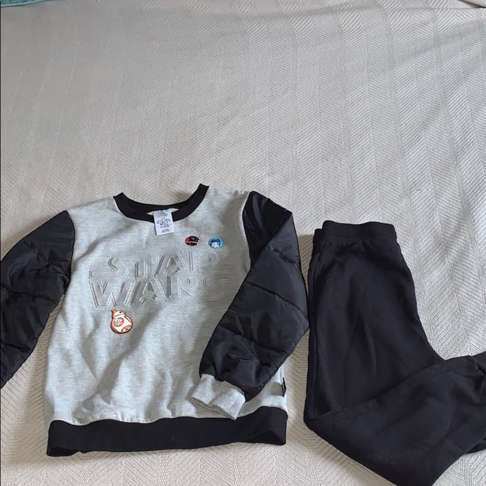 Bundle: sweatshirt and pants